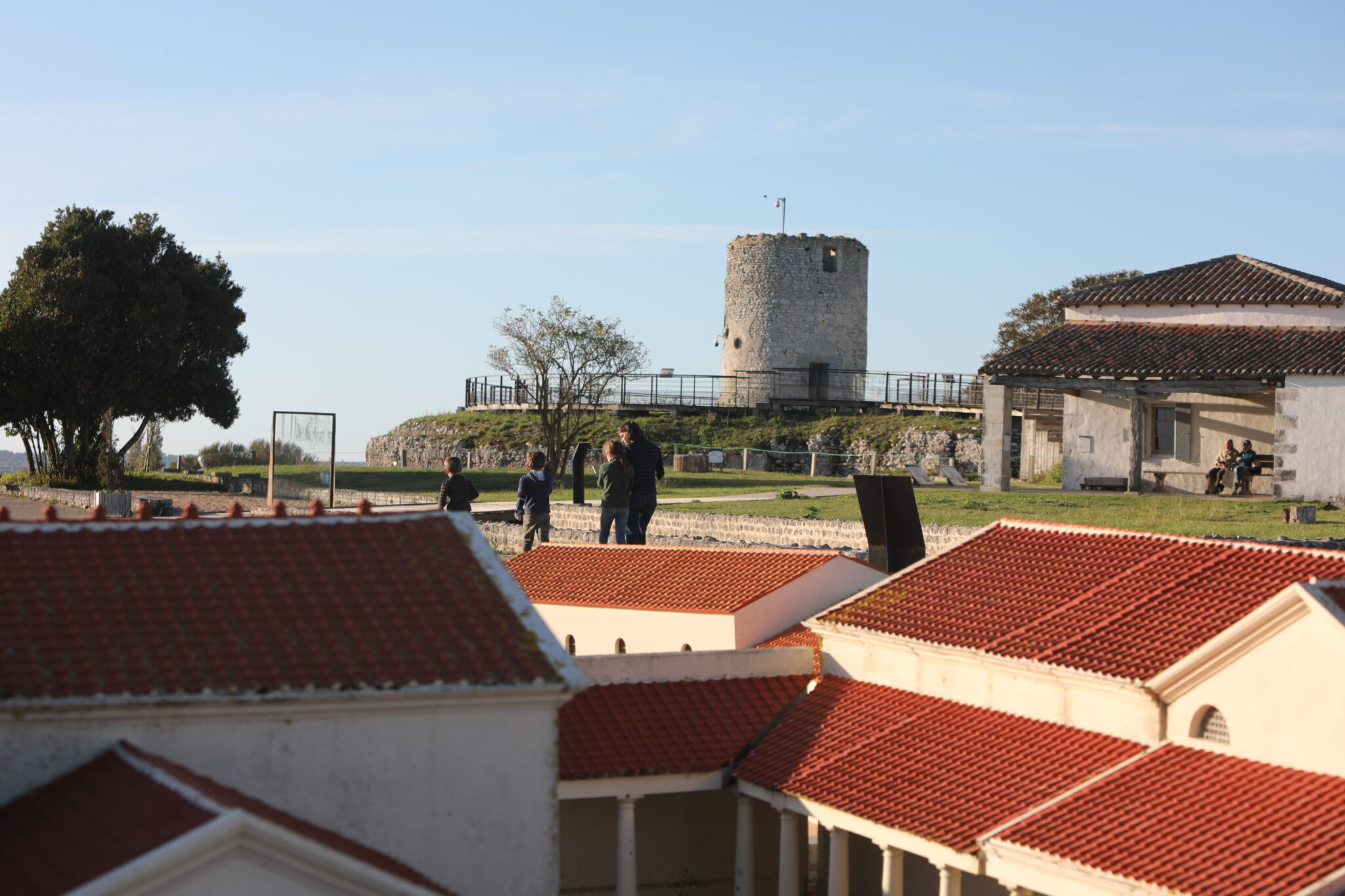 Visite du sanctuaire depuis la maquette des thermes